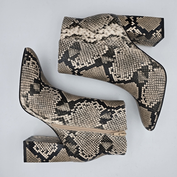 NWOT BCBGeneration Briel Booties, Women's 5.5, Natural Snake Print - Picture 16 of 16